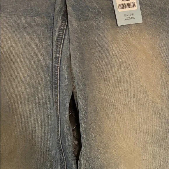 REVICE Classic Wide-Leg Women's Jeans in Light Blue - Picture 5 of 5